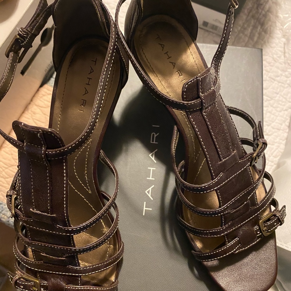 Tahari sandals - Picture 2 of 3